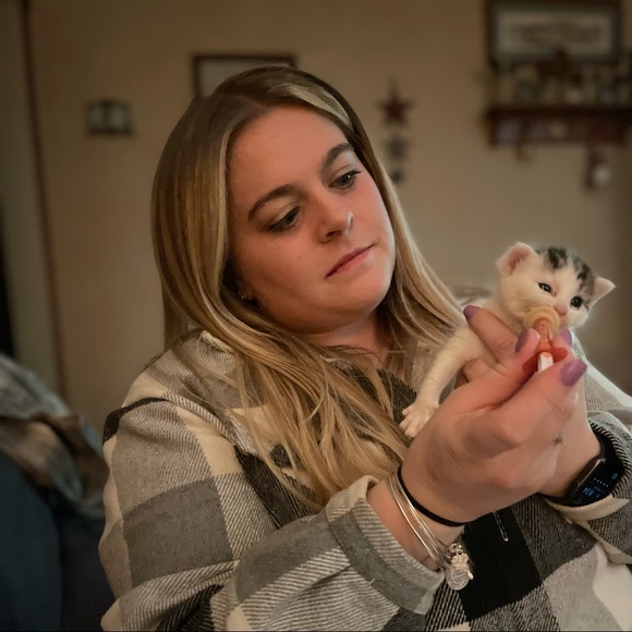 Meet your Seller, Victoria! - Picture 2 of 5